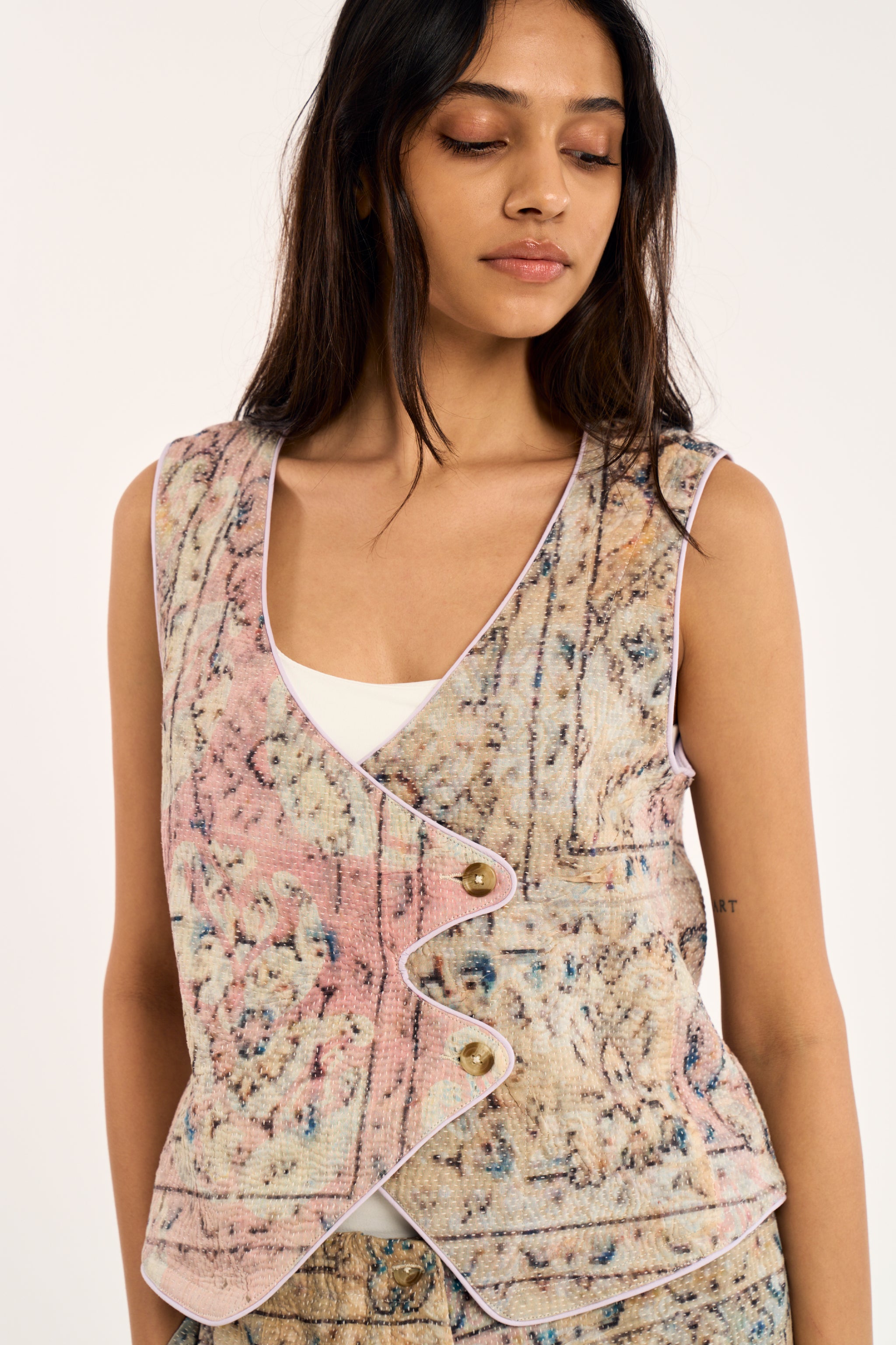 CARMEN VEST | MEADOW TAPESTRY